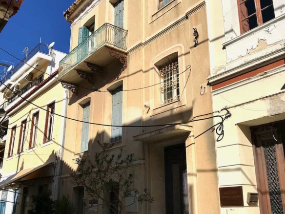 SH215 Building Samos Town