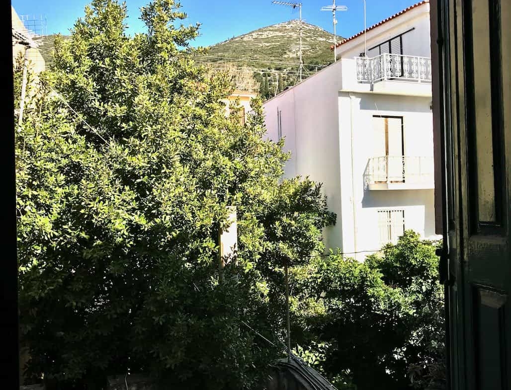 SH215 Building Samos Town