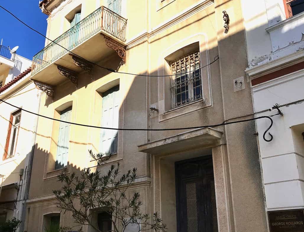 SH215 Building Samos Town