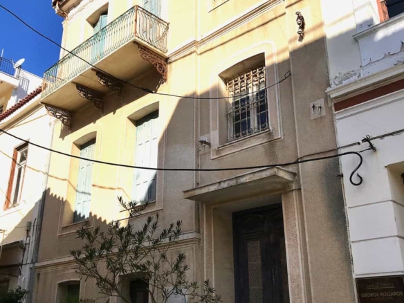 SH215 Building Samos Town