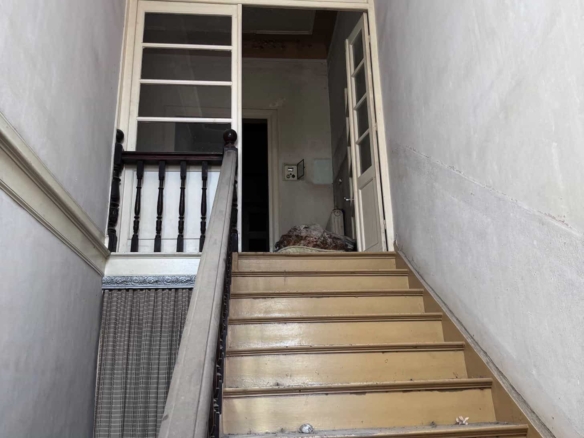 SH215 Building Samos Town