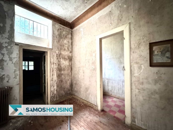 SH215 Building Samos Town