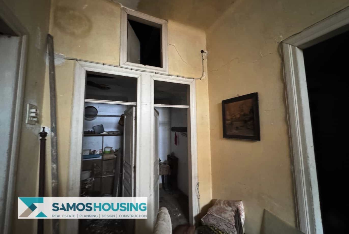 SH215 Building Samos Town