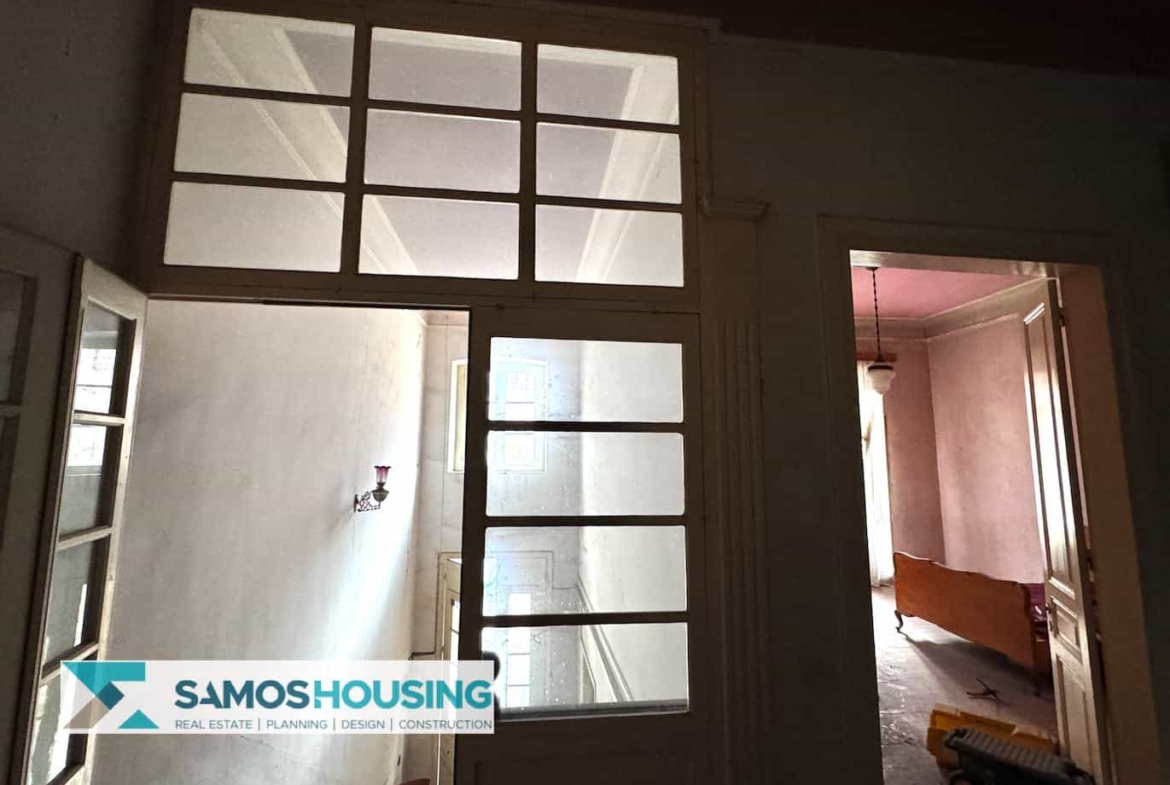 SH215 Building Samos Town
