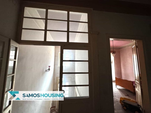 SH215 Building Samos Town