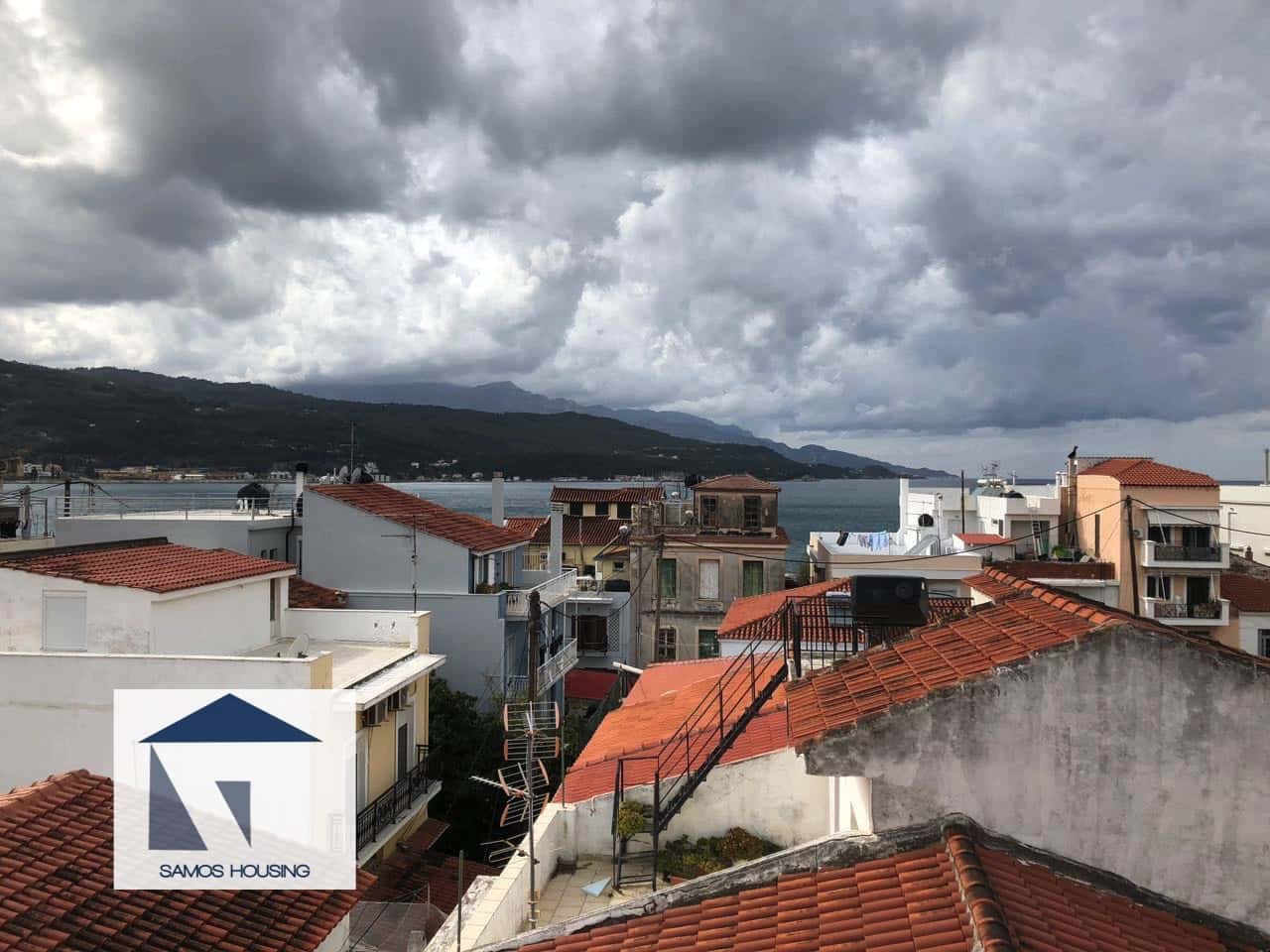 SH228 Floor Apartment Samos Town