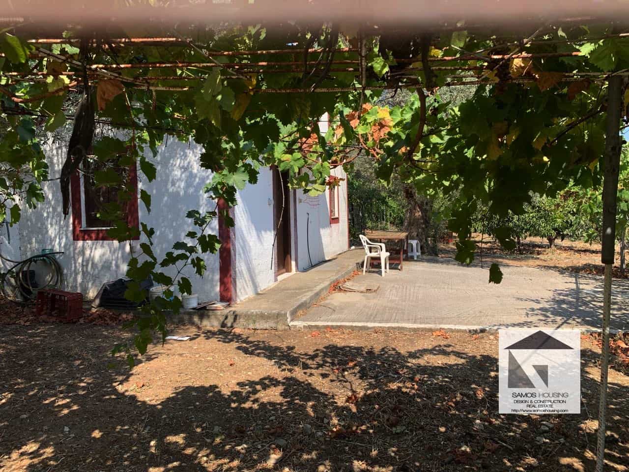 SH319 Vineyard Cottage Pagondas