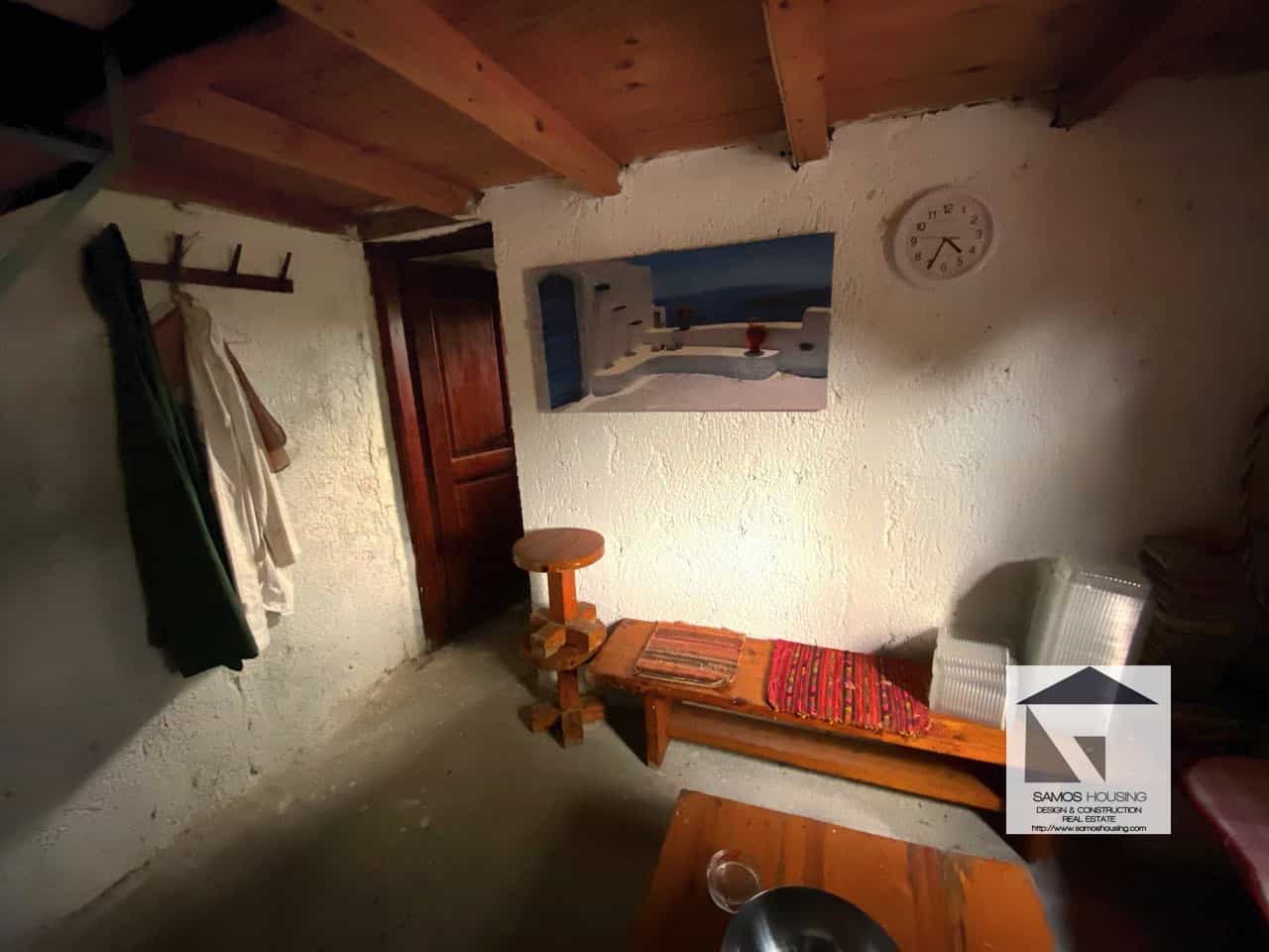 SH319 Vineyard Cottage Pagondas