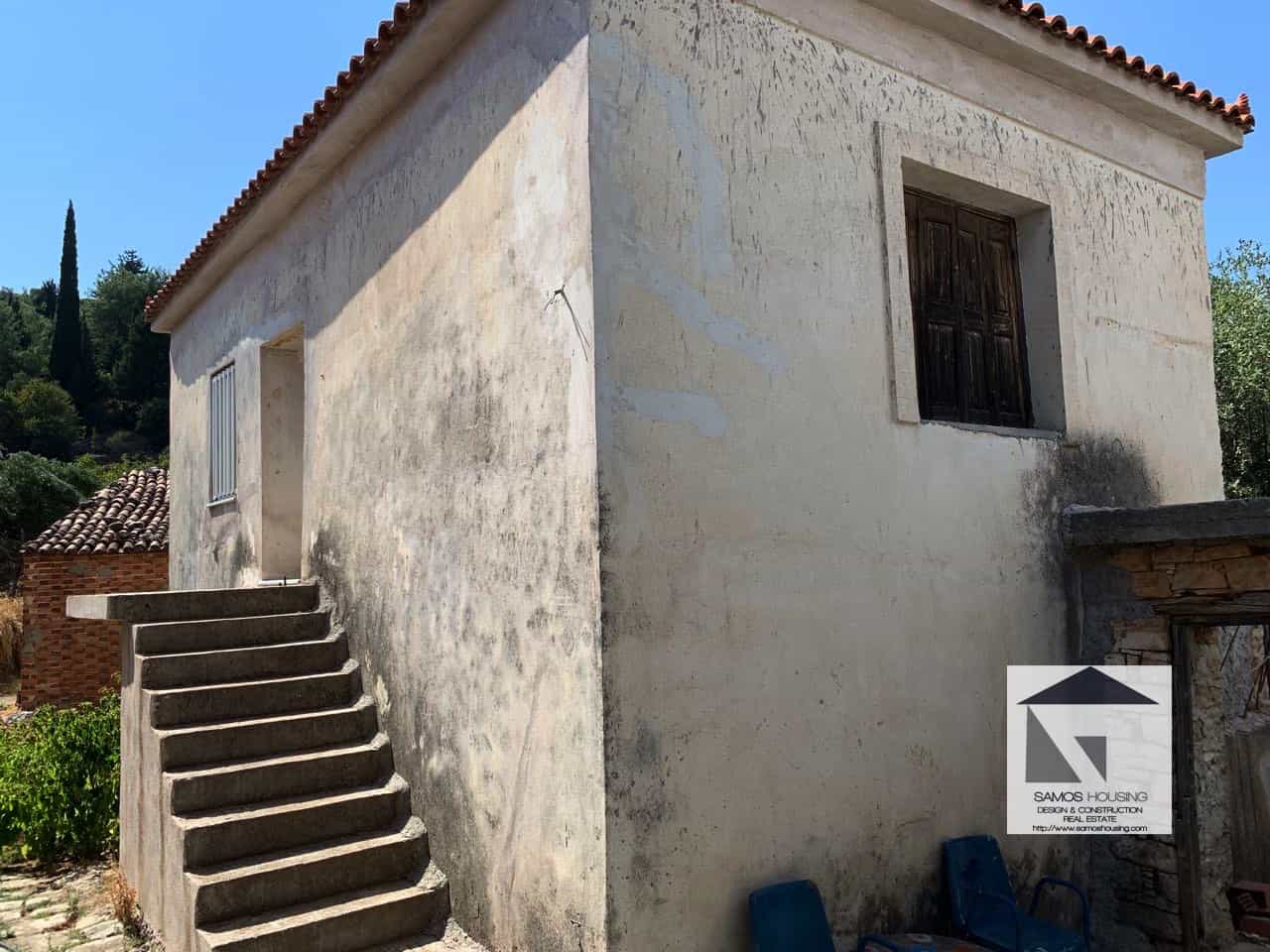 SH318 Land House Pagondas
