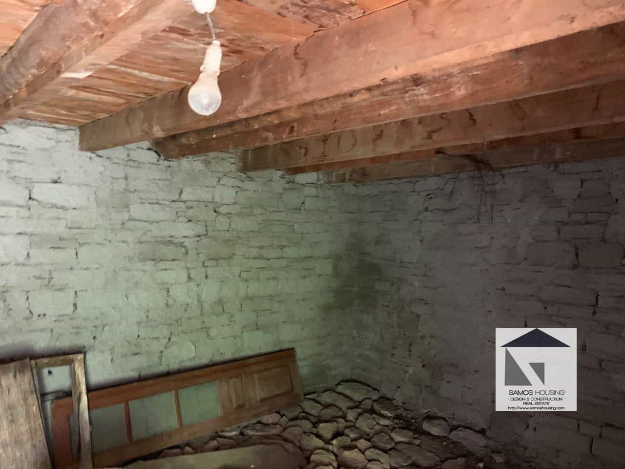 SH318 Land House Pagondas