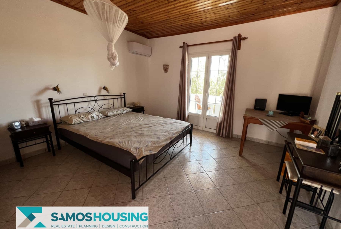 SH356 Spacious Country house