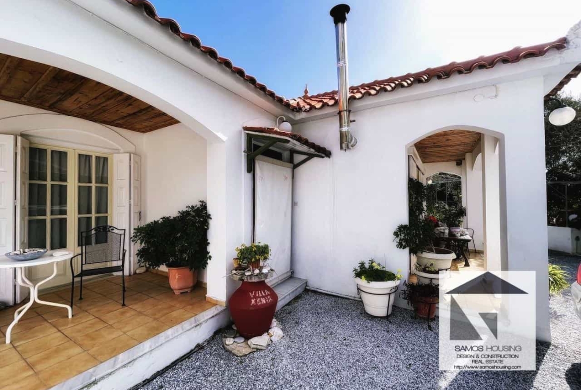 SH356 Spacious Country House