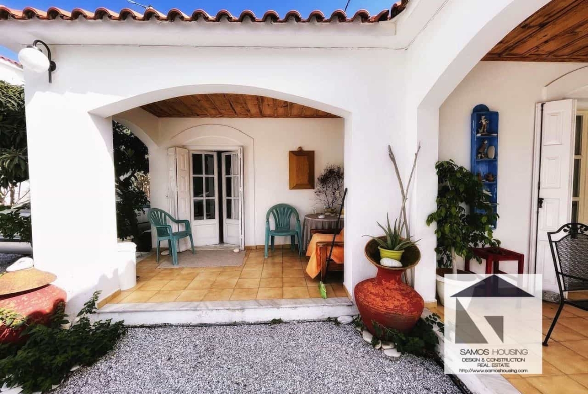 SH356 Spacious Country House
