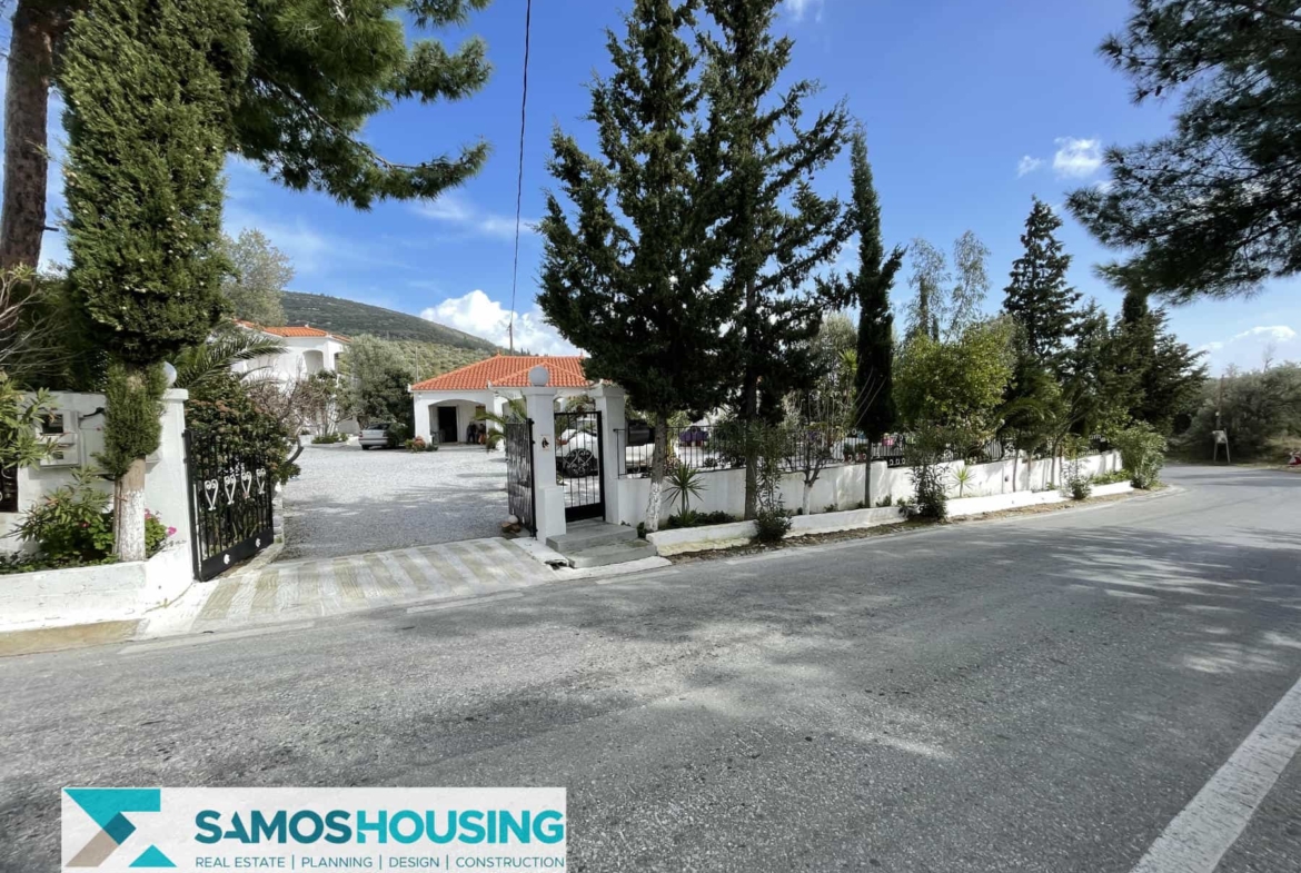 SH356 Spacious Country house