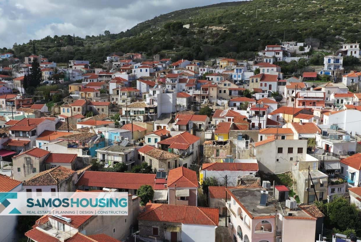 SH357 Κεντρικό Οικόπεδο Χώρα