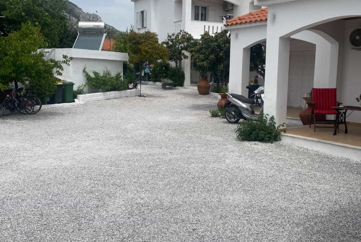 SH356 Ευρύχωρη εξοχική κατοικία