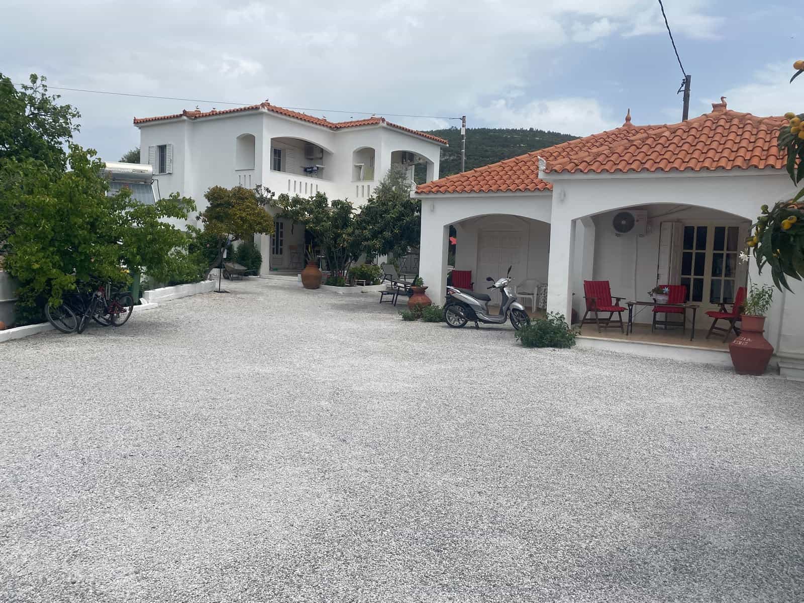 SH356 Ευρύχωρη εξοχική κατοικία