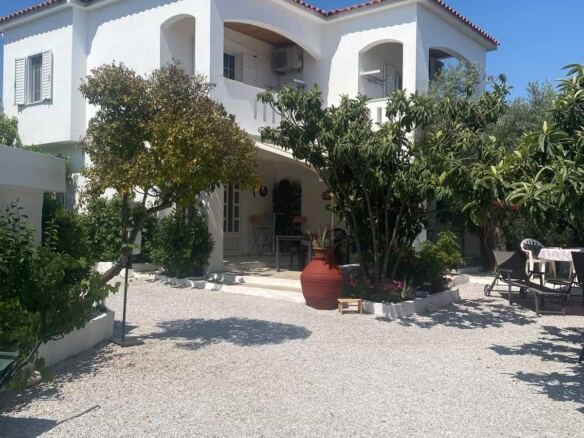 Spacious Country house · Pl. 34