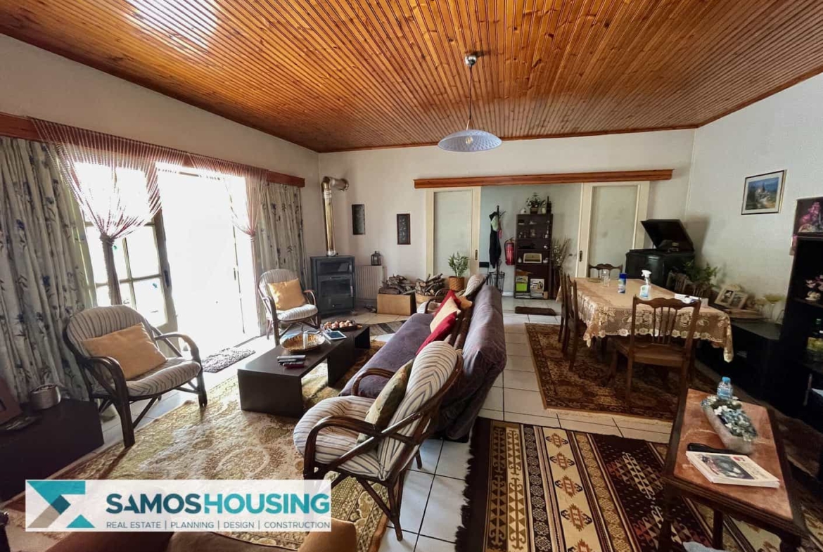 SH356 Spacious Country house