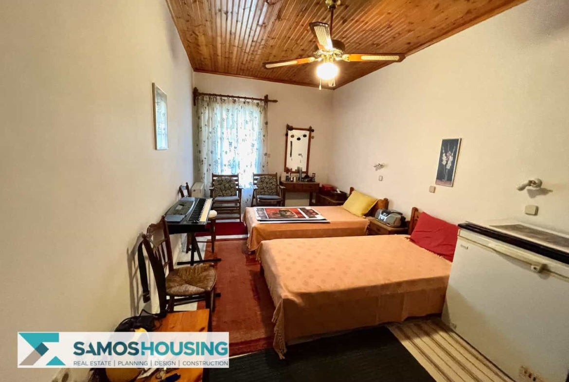 SH356 Spacious Country house