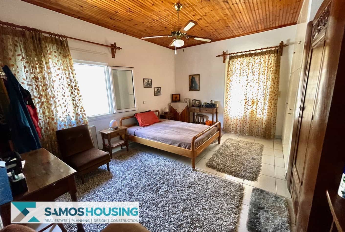 SH356 Spacious Country house