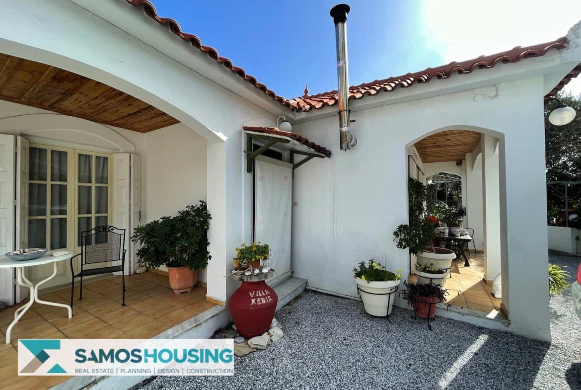 SH356 Spacious Country house