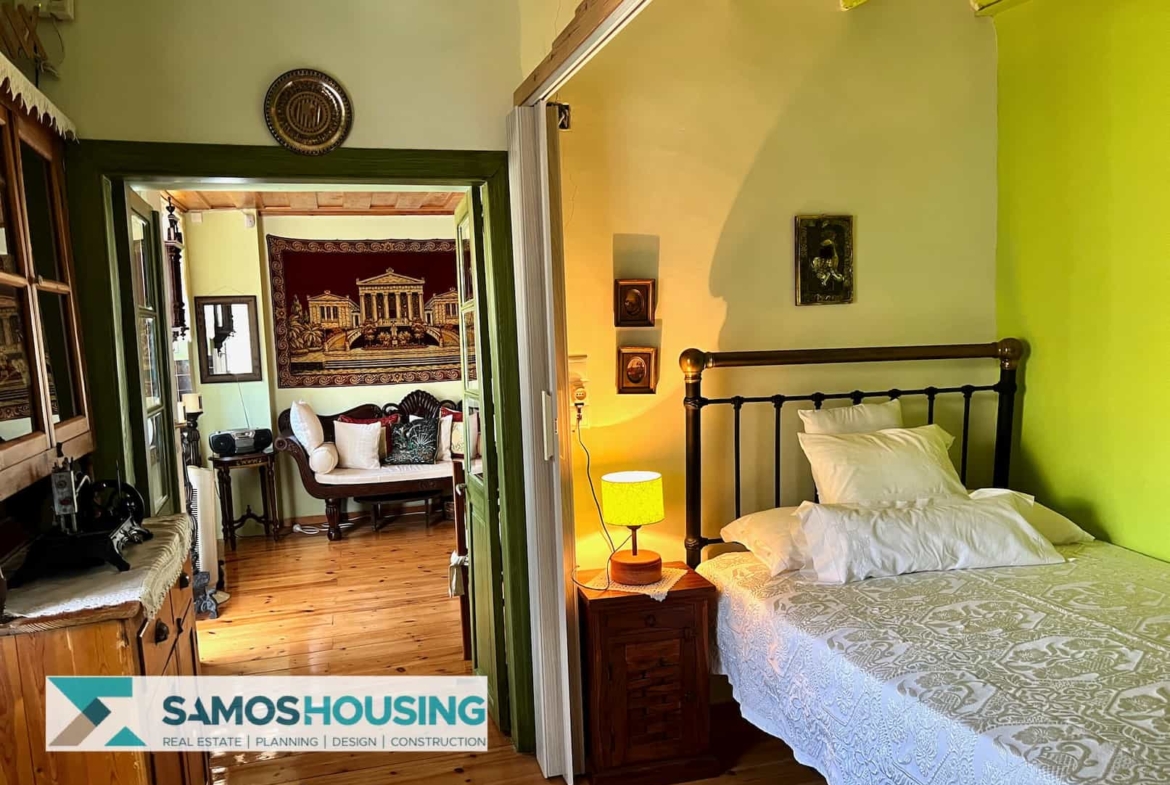SH415 Alluring House