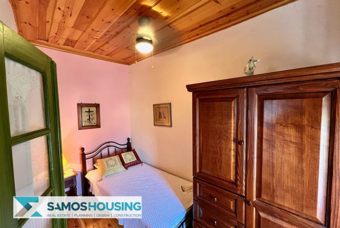 SH415 Alluring House