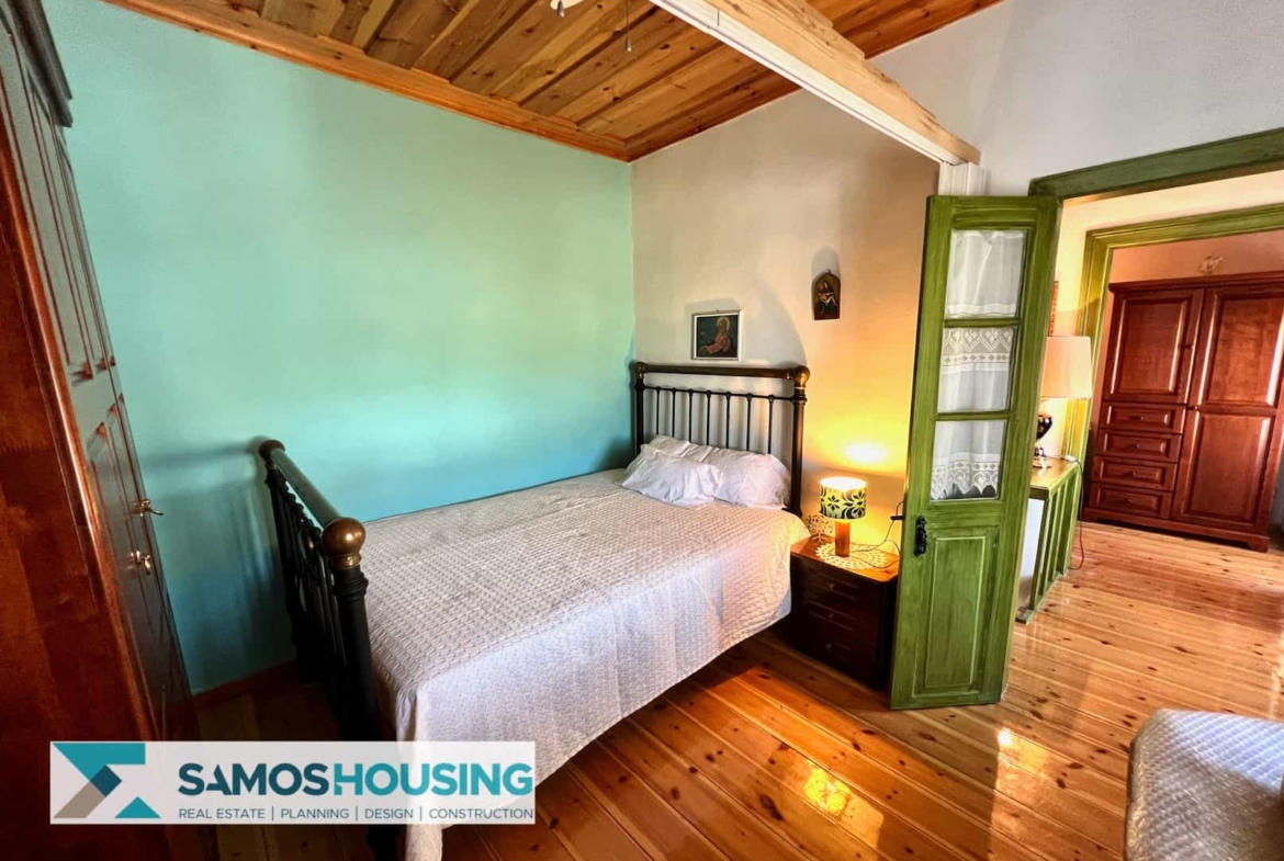 SH415 Alluring House