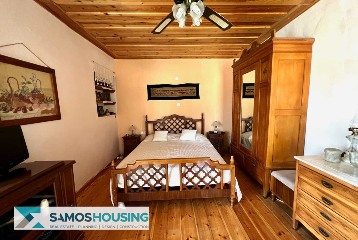 SH415 Alluring House