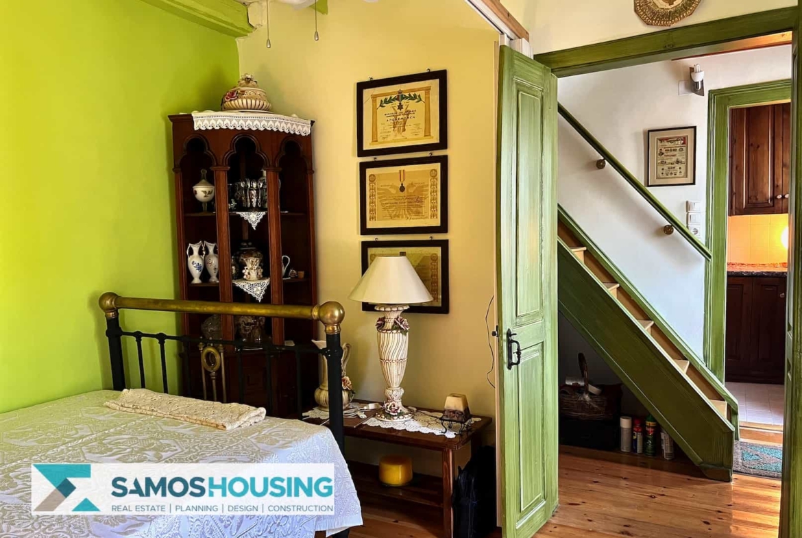 SH415 Alluring House