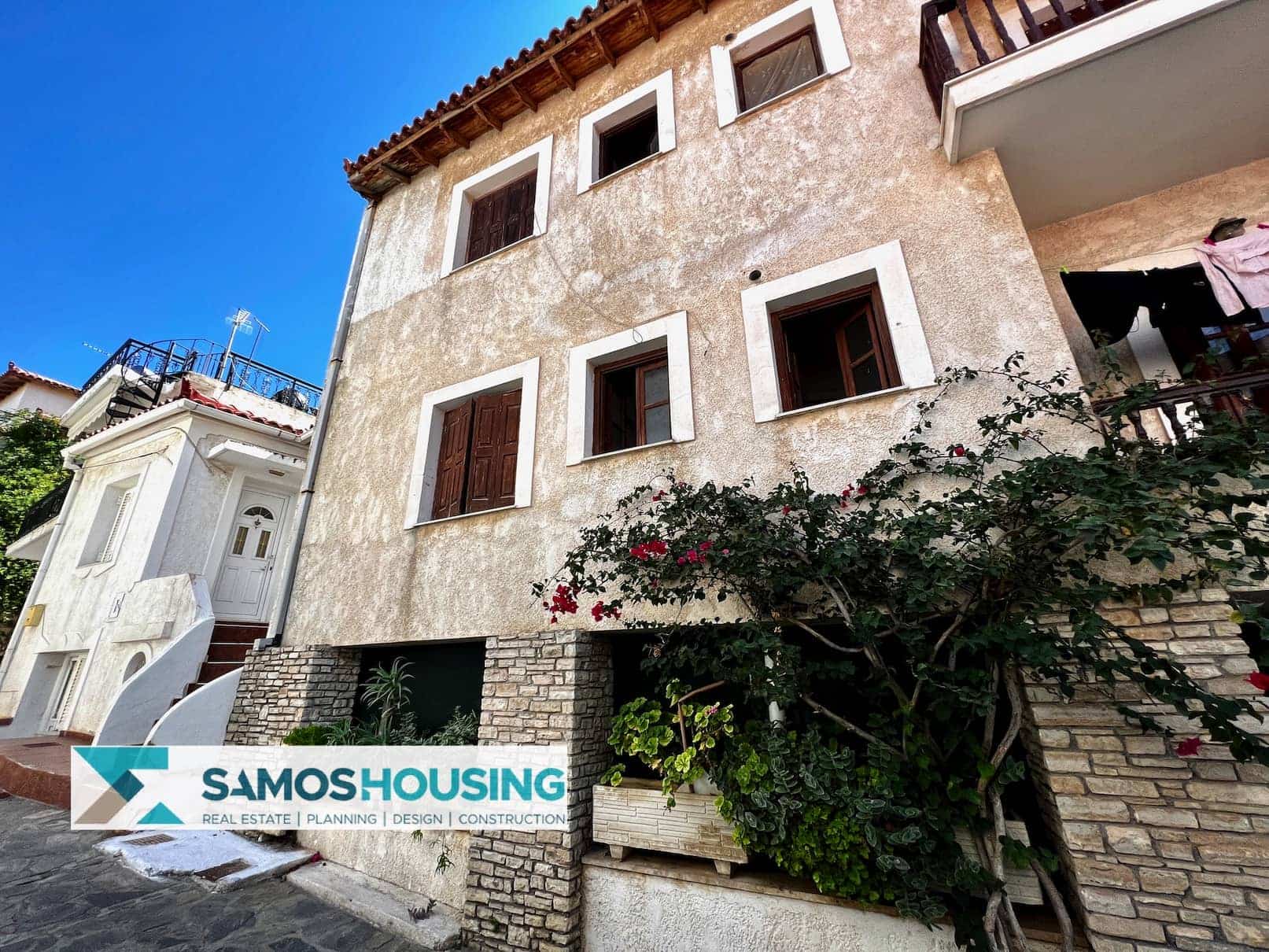 SH443 Alluring Apartment Building