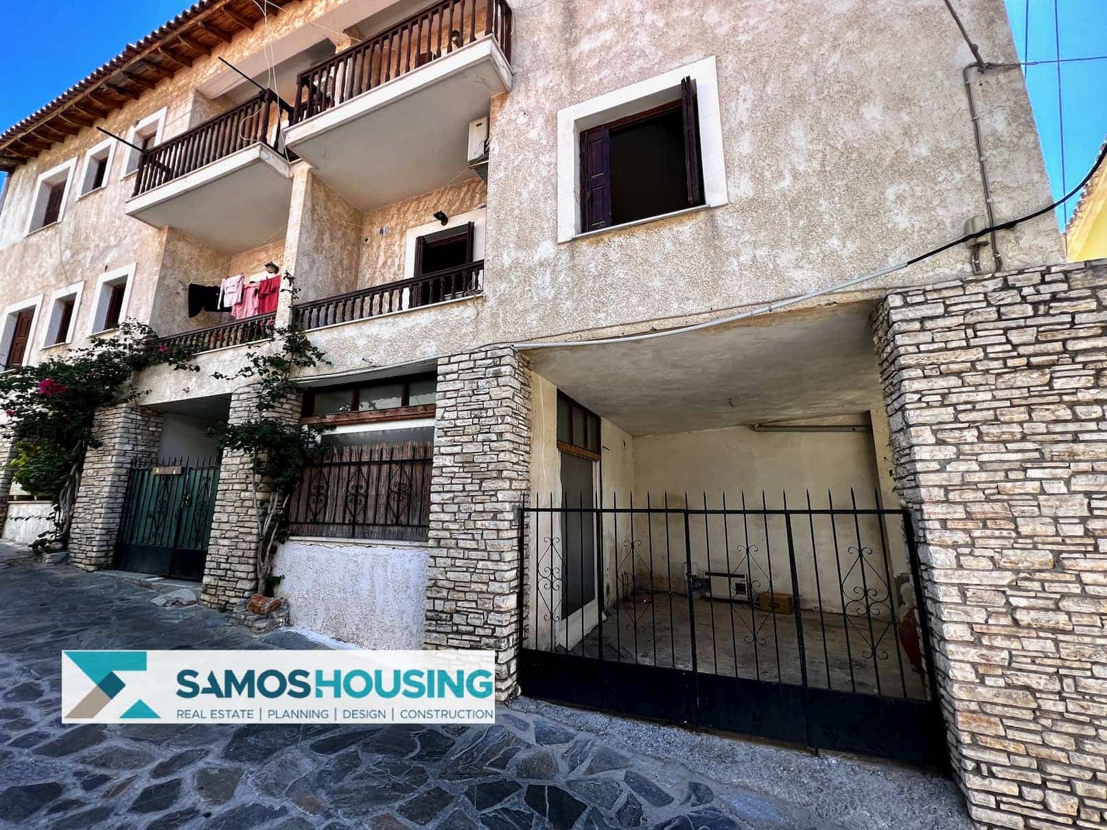 SH443 Alluring Apartment Building