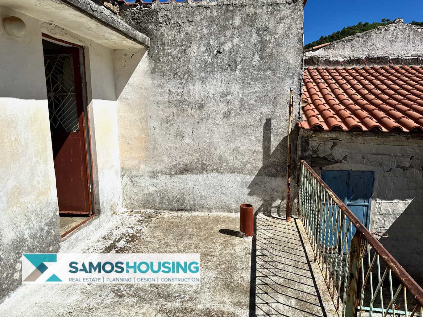 SH525 Traditional Property Pagondas