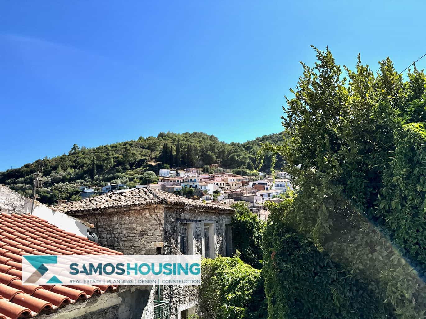 SH525 Traditional Property Pagondas