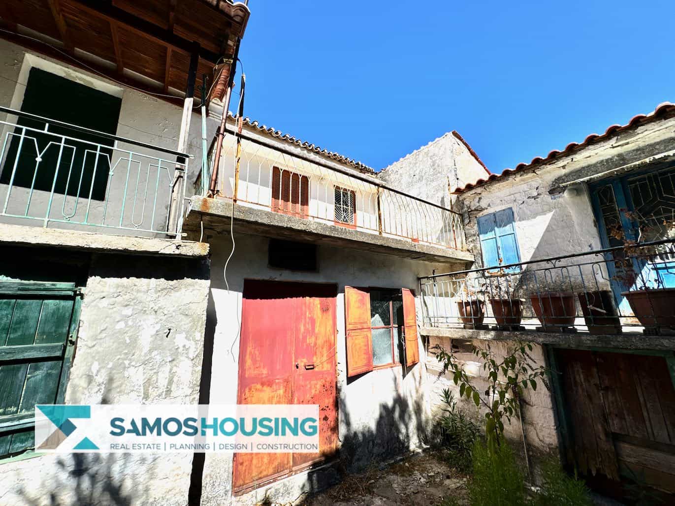 SH525 Traditional Property Pagondas