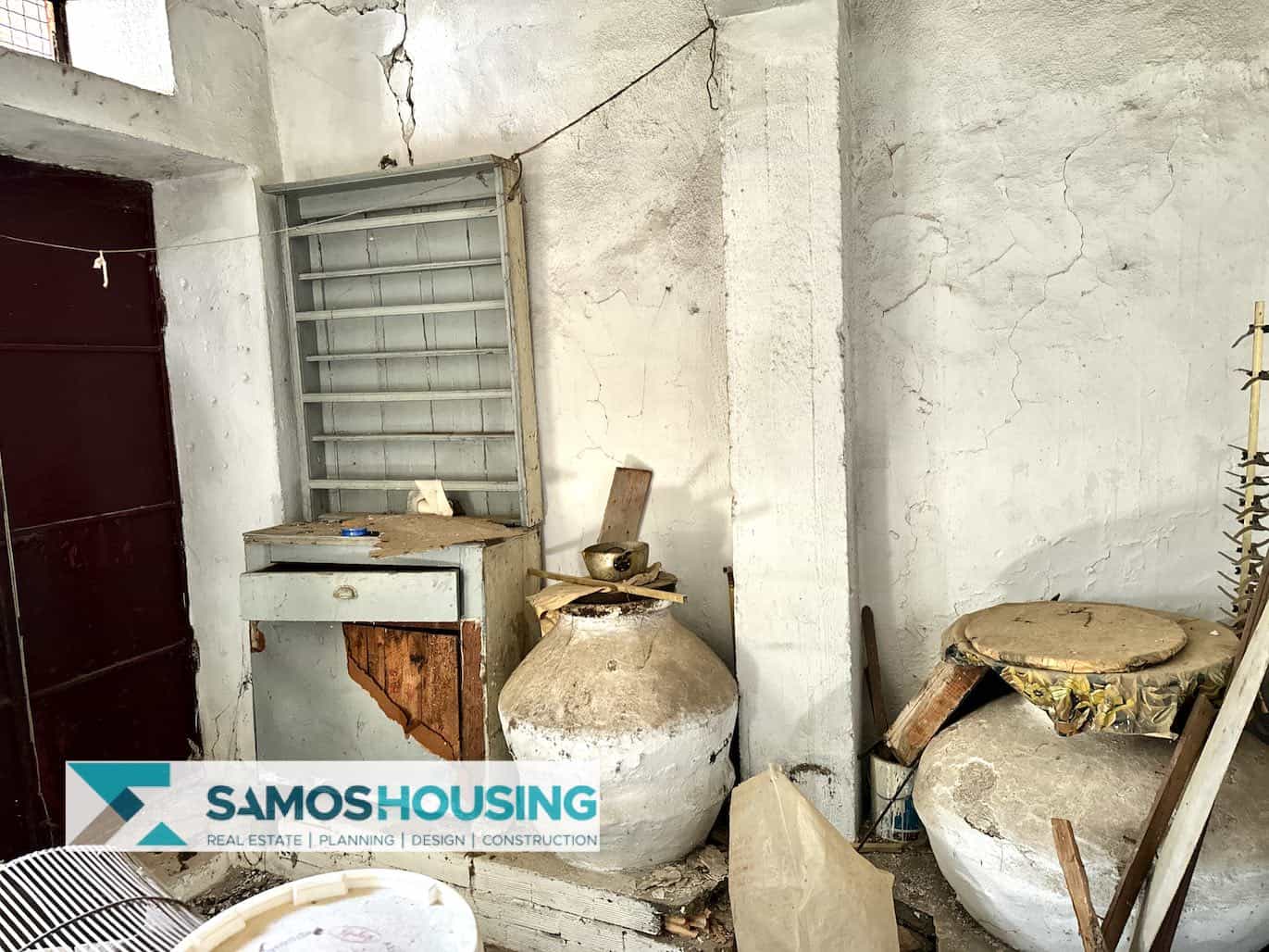 SH525 Traditional Property Pagondas