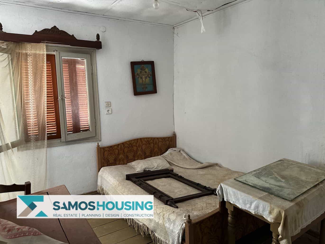 SH525 Traditional Property Pagondas