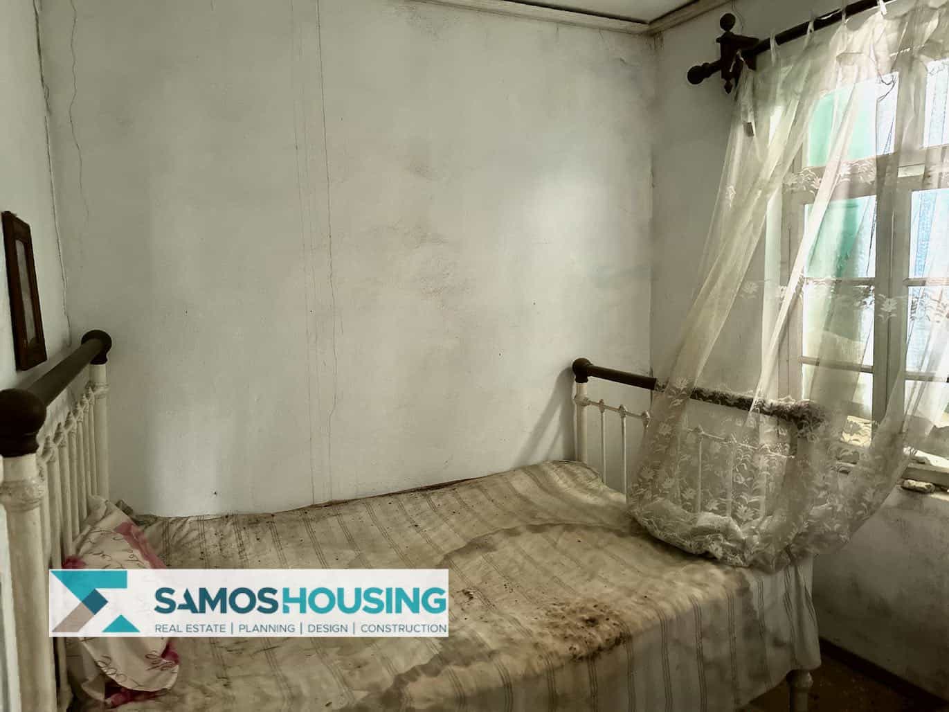 SH525 Traditional Property Pagondas