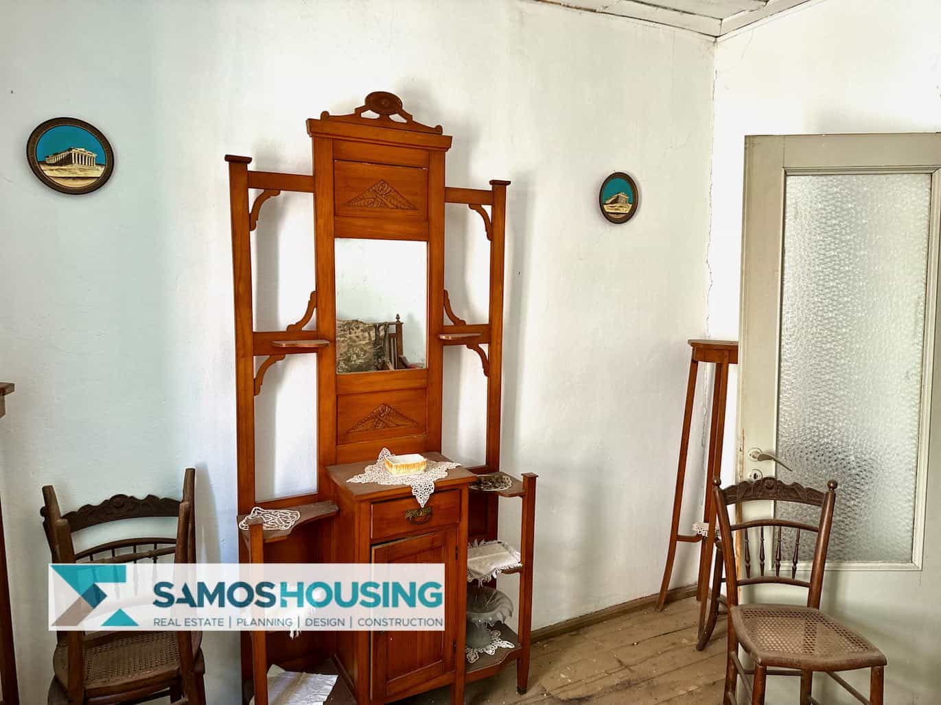 SH525 Traditional Property Pagondas