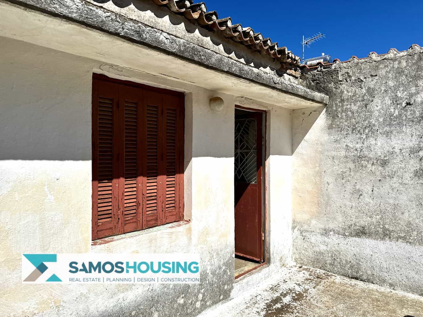 SH525 Traditional Property Pagondas