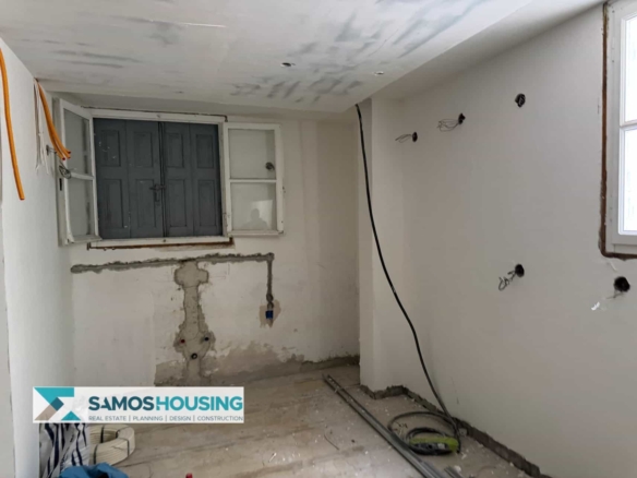 SH560 Superb Building Pythagoreio