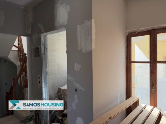 SH560 Superb Building Pythagoreio