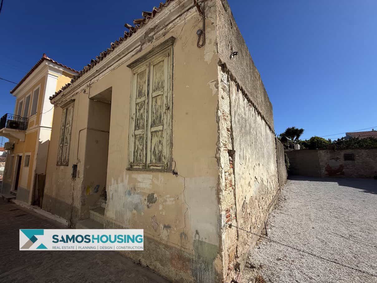 SH561 Charming House Pythagoreio11-imp