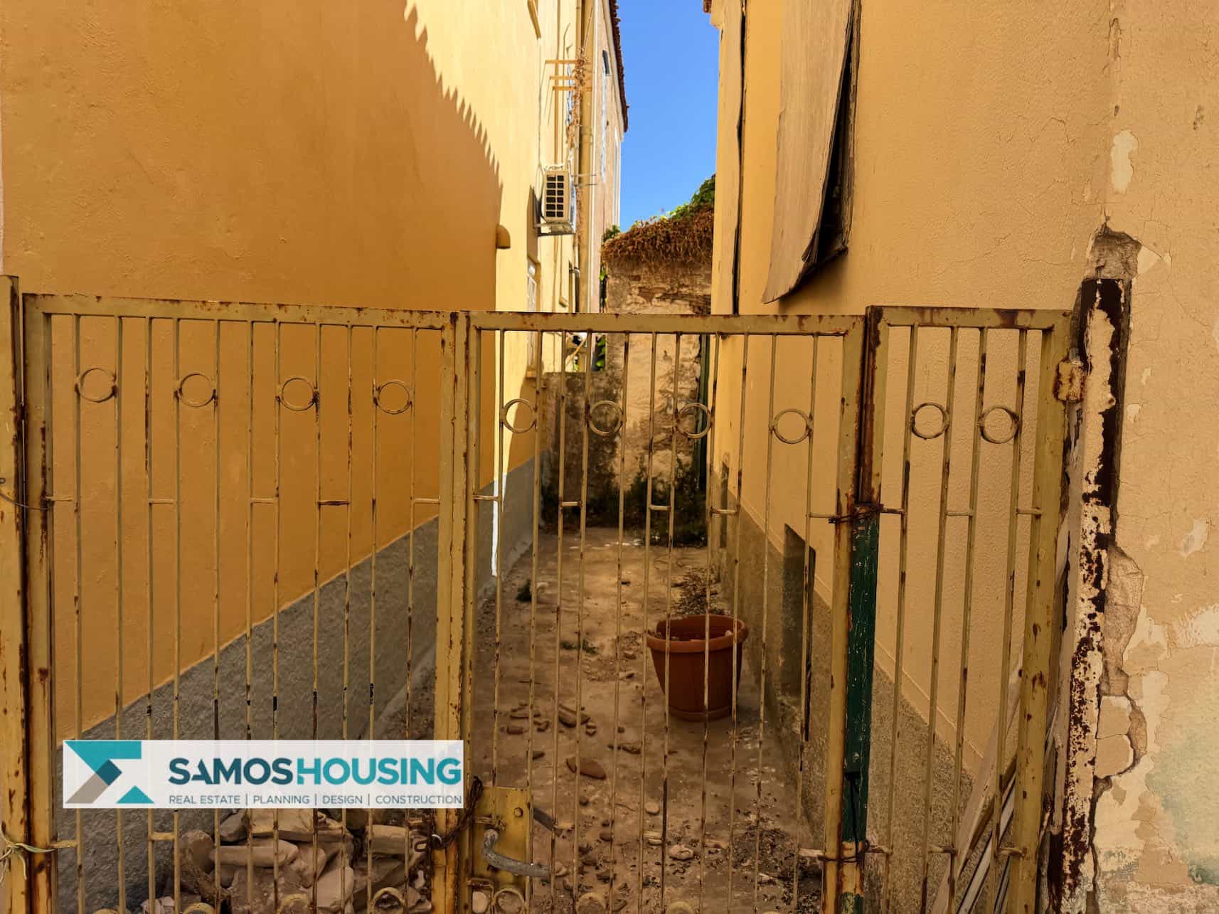 SH561 Charming House Pythagoreio2-imp