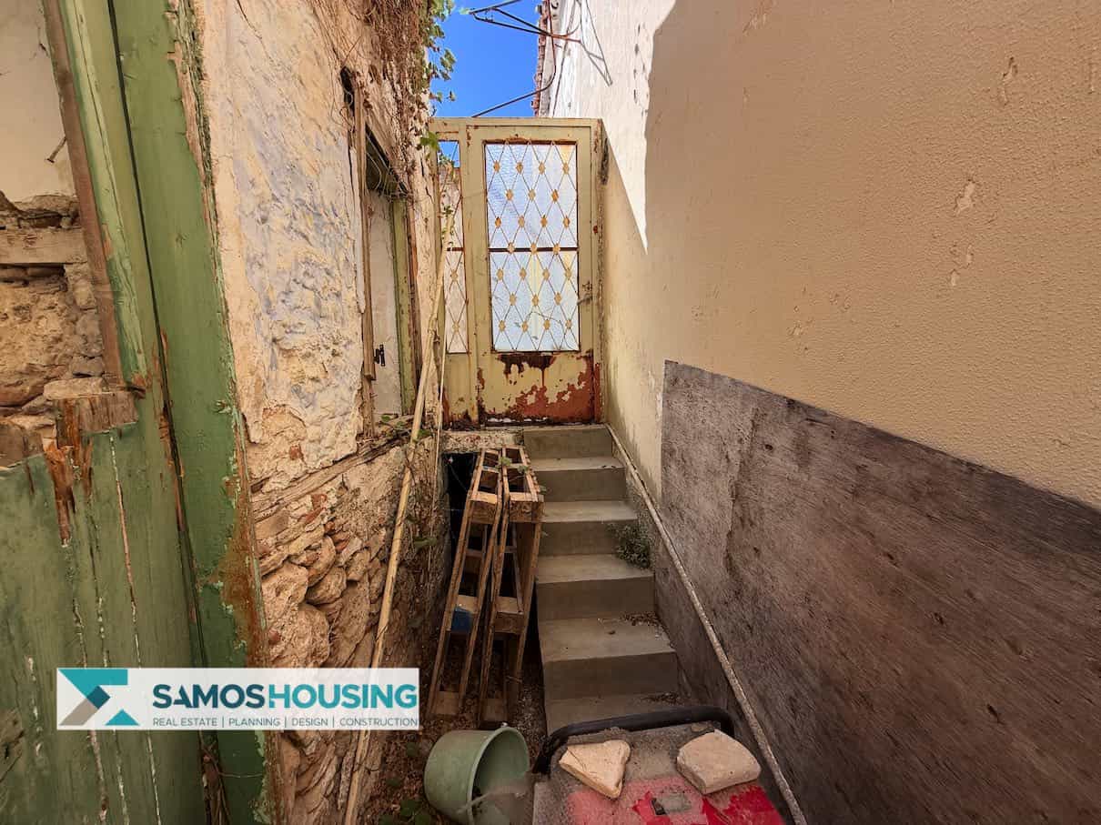 SH561 Charming House Pythagoreio6-imp