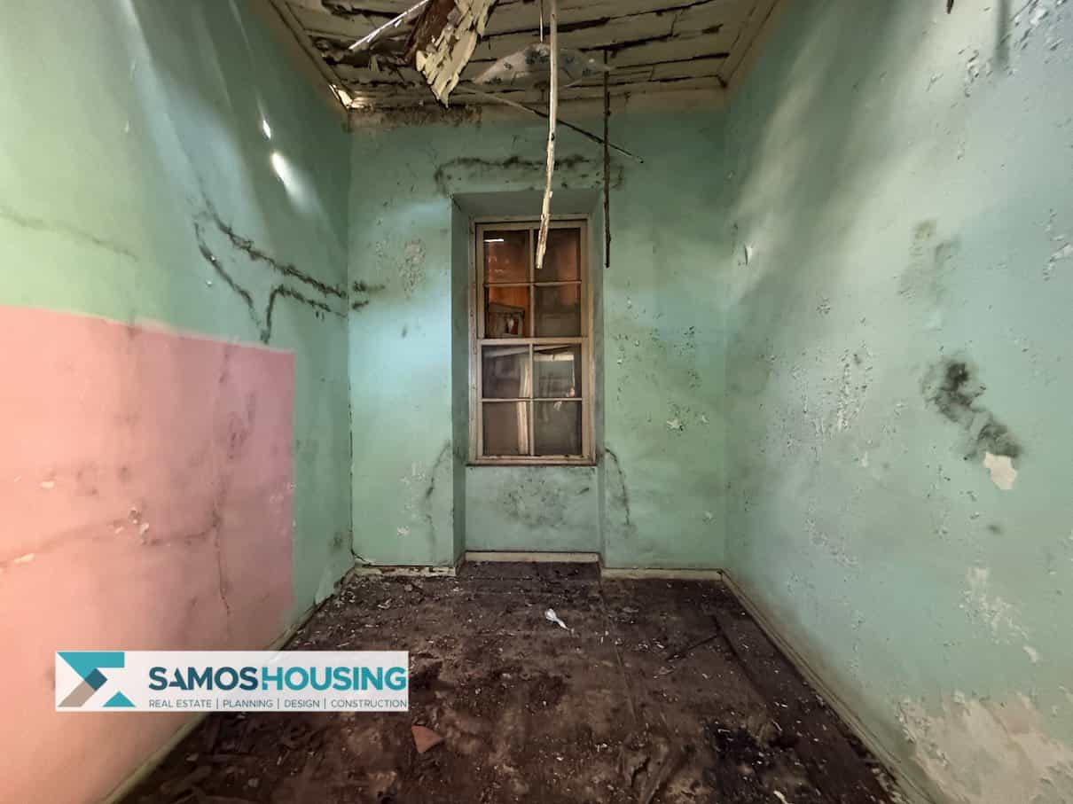 SH561 Charming House Pythagoreio8-imp