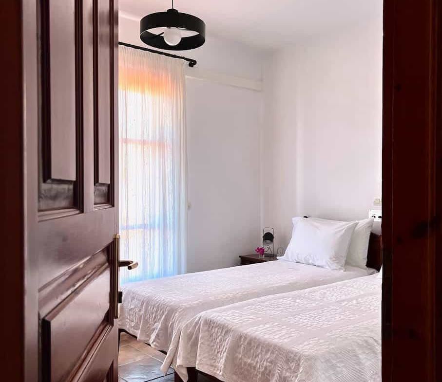 SH568 – Διαμερίσματα Melidon Townhouse: Μπουτίκ ξενοδοχείο με θέα στη θάλασσα προς πώληση στο Πυθαγόρειο, Σάμος