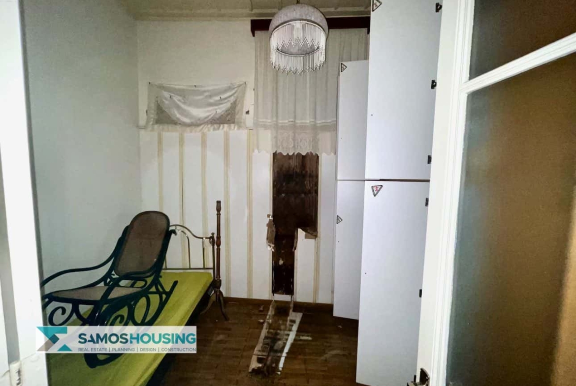SH569 Κομψό νεοκλασικό διαμέρισμα