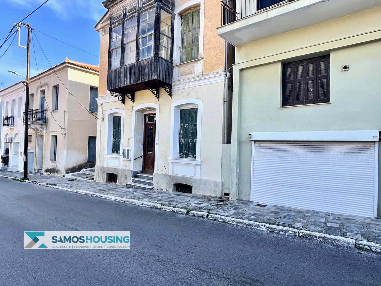 SH569 Elegant Neoclassical Apartment